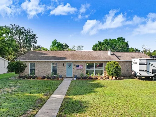 901 Strawberry Ln, Brandon, FL 33511