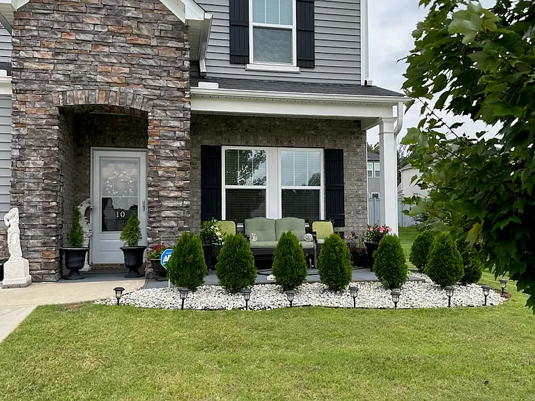 10 Larson Dr — Photo 2