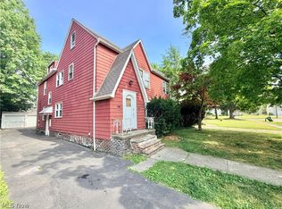 1537 Genesee Rd, South Euclid, OH 44121