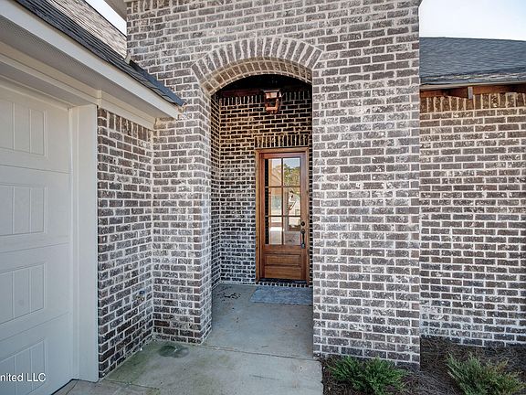 3rd image of 122 Richburg Ct