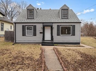 1027 Knowlton St, Rockford, IL 61102