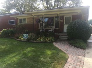 685 W Baker Ave, Clawson, MI 48017
