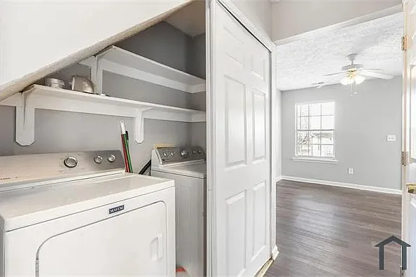 8228 Wynewood Ct — Photo 13
