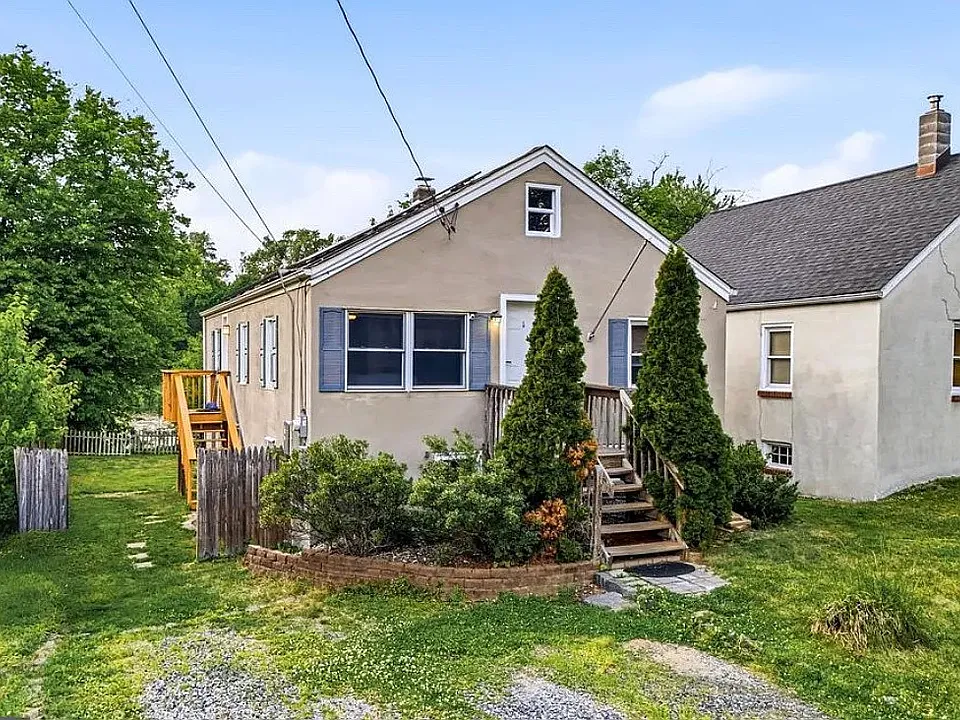 4 Creekview Ave
