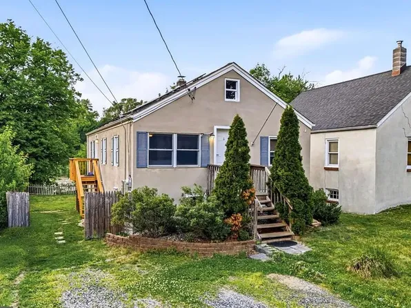4 Creekview Ave, Trenton, NJ 08610