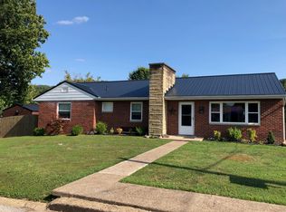 401 Lawson St, Hurricane, WV 25526