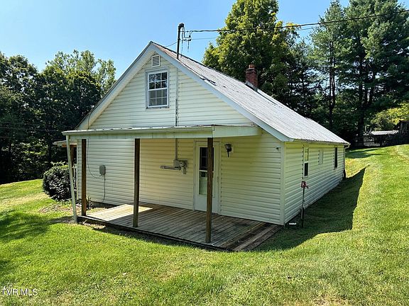3rd image of 13499 Wallace Pike