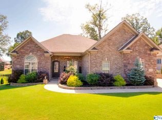 2037 Meadow Creek Cir SE, Owens Cross Roads, AL 35763