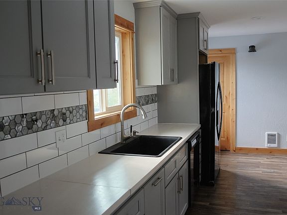 2nd image of 204 Big Sky Dr