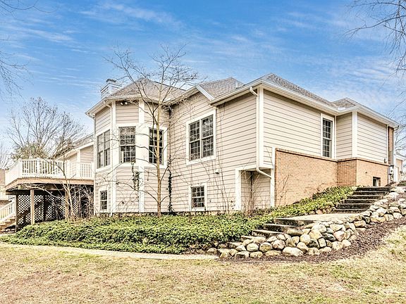 3rd image of 1046 Arboretum Ct