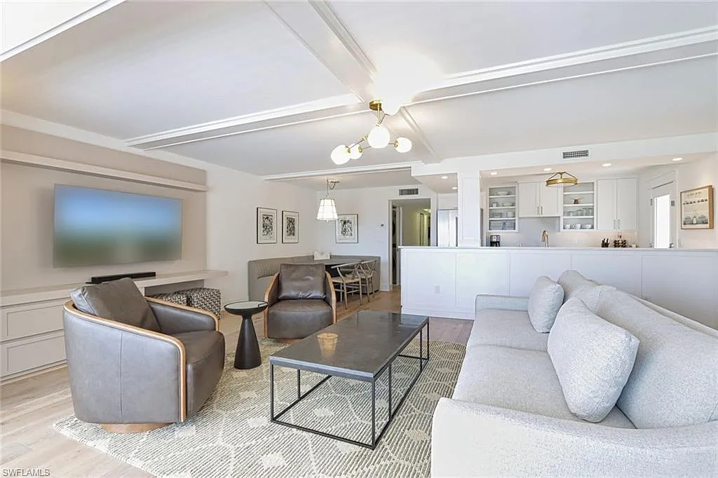 2 bed, 2.0 bath, 1393 sqft, $13,000 — Photo 3