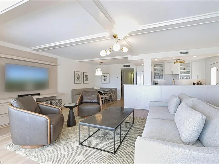 222 Harbour Dr #105 — Photo 3
