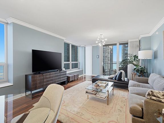 4th image of 420 E Waterside Dr Unit 1401