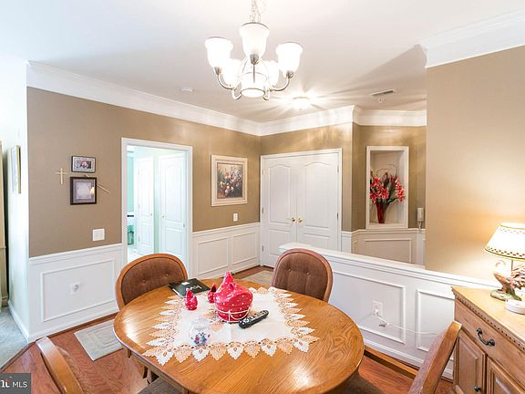 5th image of 502H Lloyd Pl #8