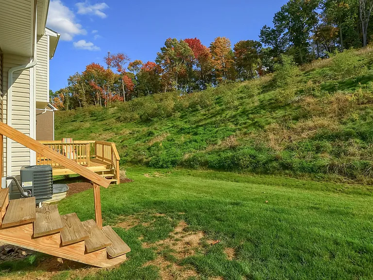 137 Moyer Hill Dr — Photo 3