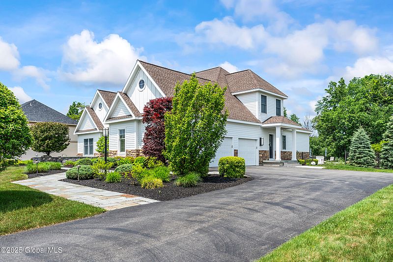 3rd image of 23 Steeple View Drive