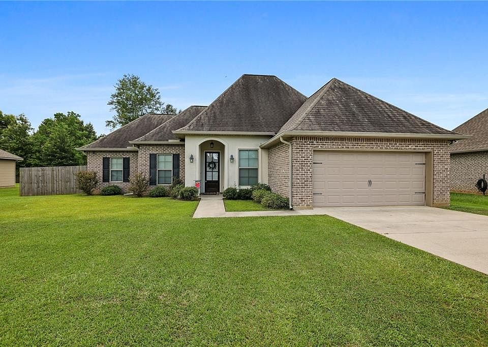 1st image of 137 Marionbelle Dr
