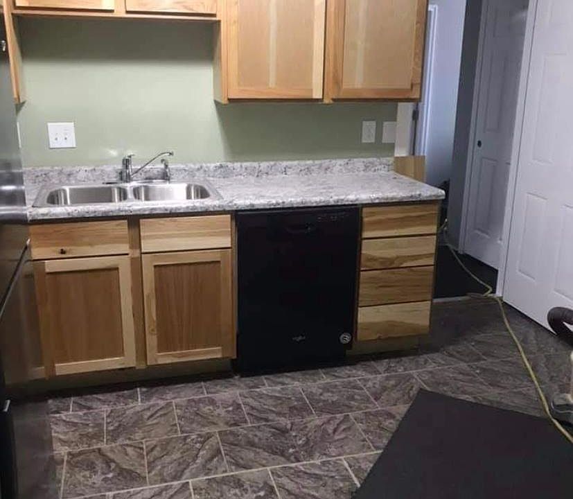2nd image of 910 E Z St