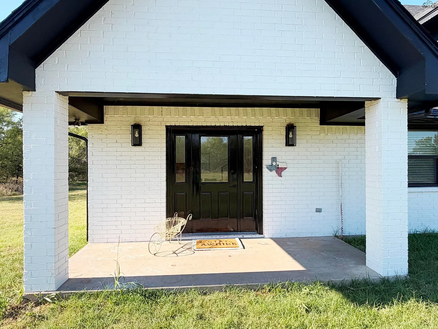 3 bed, 2.5 bath, 2508 sqft, $4,000 — Photo 3
