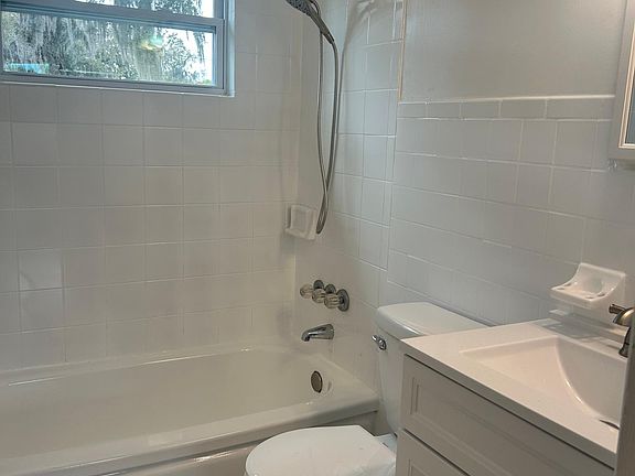 5th image of 348 E Waldo St #0