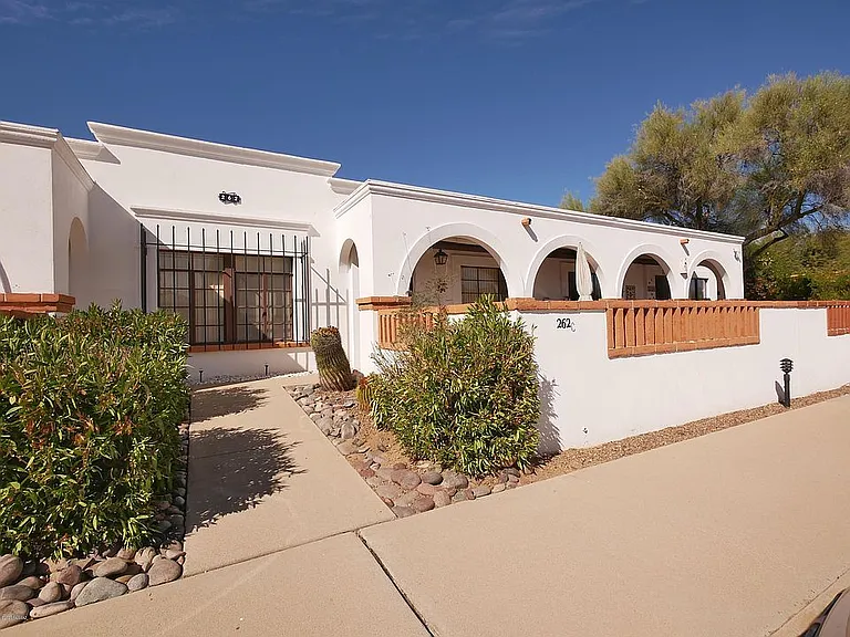 223 S Paseo Quinta #C — Photo 1
