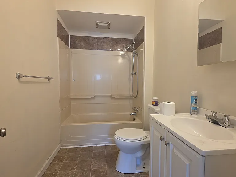 105 Edson St #2 — Photo 2