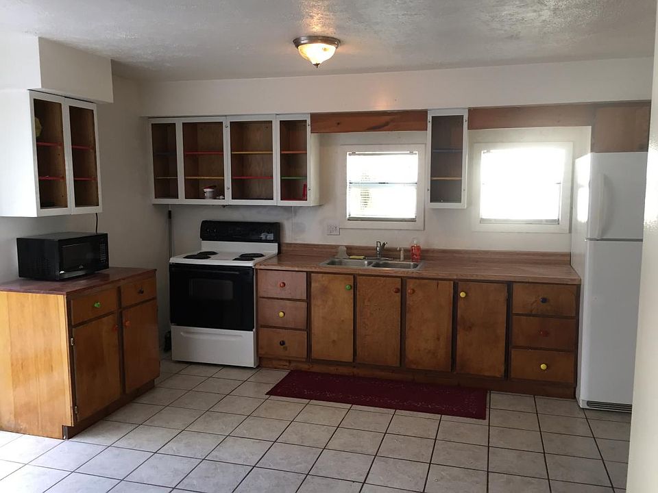 2nd image of 7511 Altaloma Ave