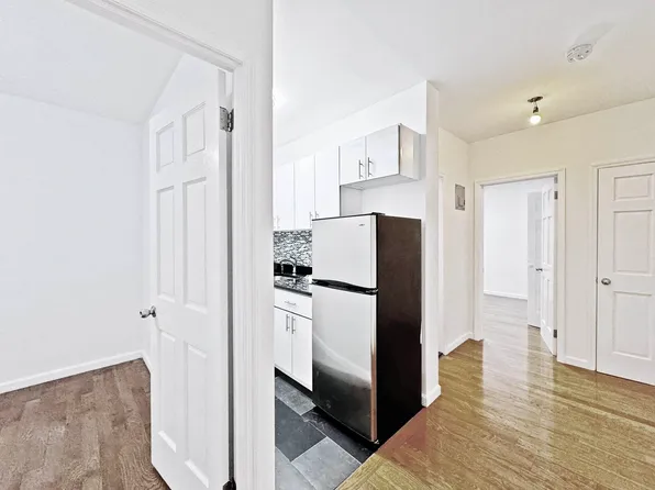 338 East 15th Street image 9 of 12