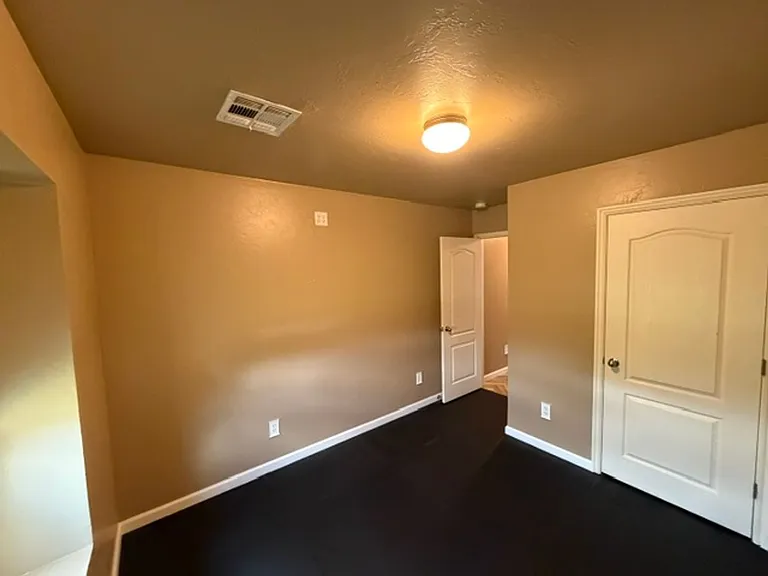 8421 SW 47th Cir — Photo 14