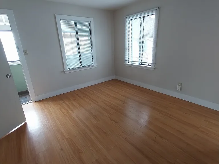 902 3rd St #21/22 — Photo 3