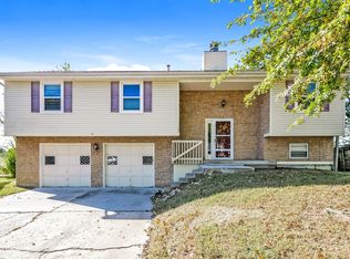 1825 W Ferrel Dr, Olathe, KS 66061