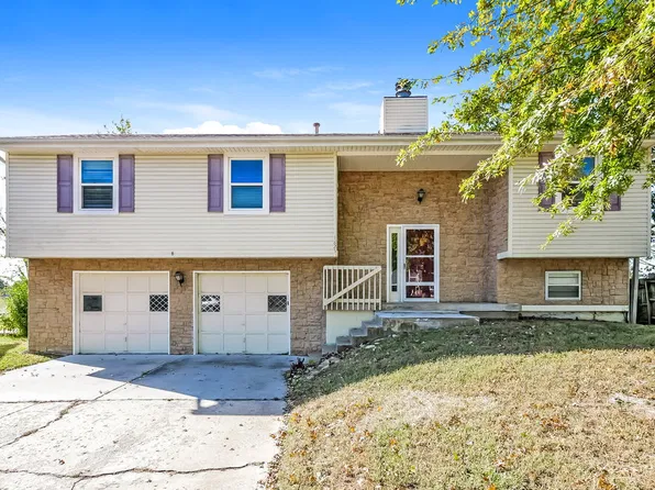 1825 W Ferrel Dr, Olathe, KS 66061
