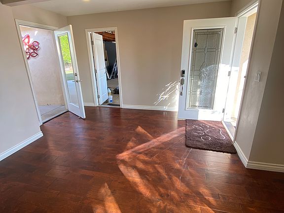2nd image of 944 Phoenix Ave