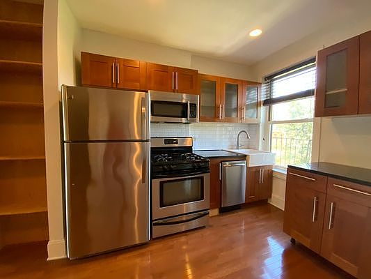 4th image of 207 Prospect Ave #2