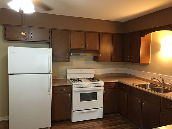 3rd image of 601 School Dr APT 1C