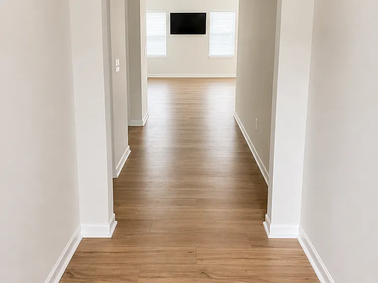 825 Schoolfield Dr — Photo 2