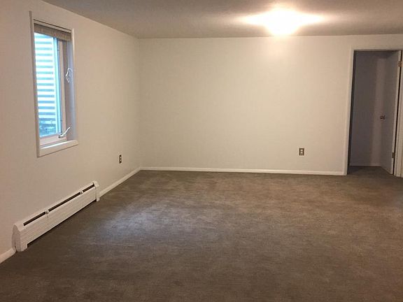 Living Room / Dining