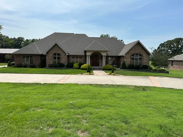 1035 N Oakland Avenue, Bolivar, MO 65613