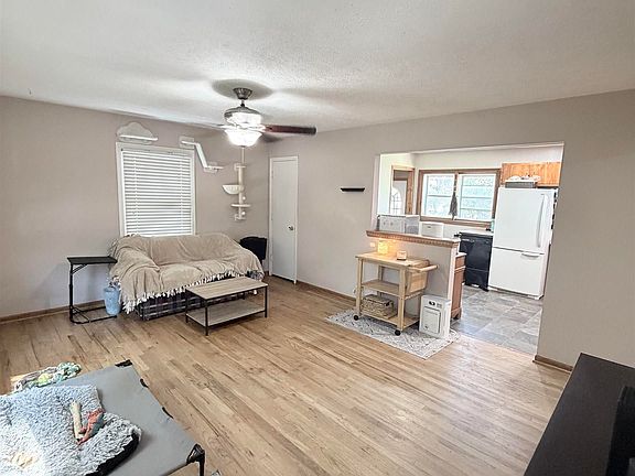 3rd image of 1206 W 15th Ave