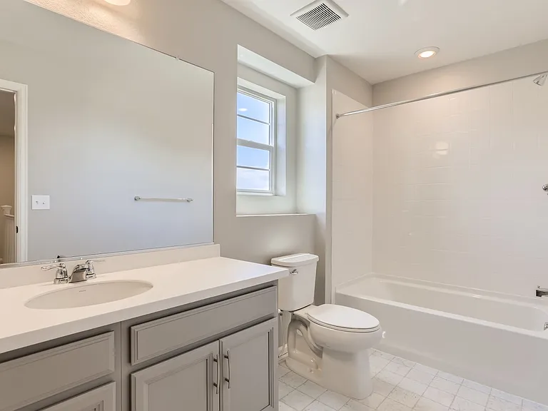 6302 N Fulton St — Photo 18