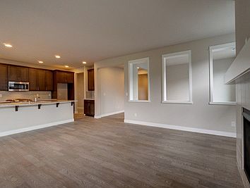 5th image of 5140 Herron St NE