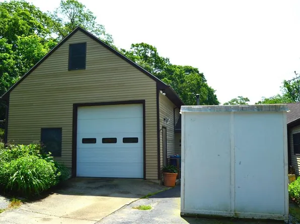 11 Buckeye Brook Rd, Charlestown, RI 02813