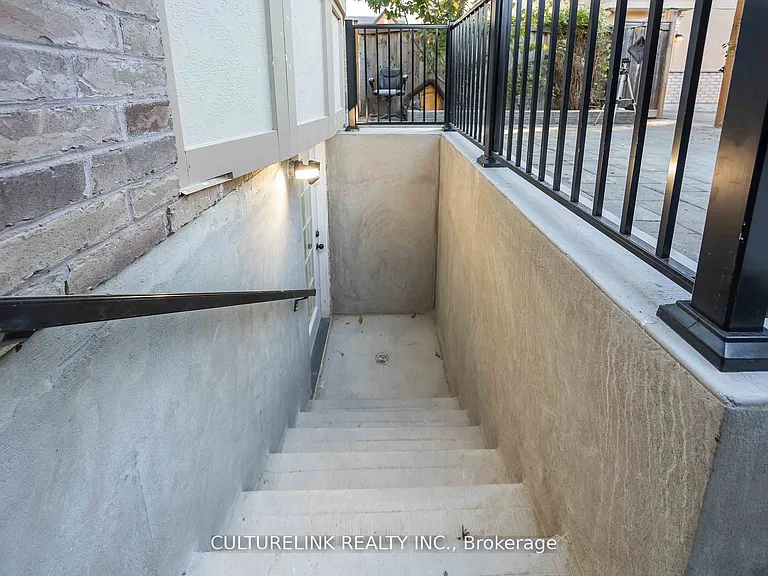 358 Cornell Centre Blvd #BASEMENT — Photo 12