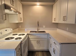 25937 Viana Ave APT 17, Lomita, CA 90717