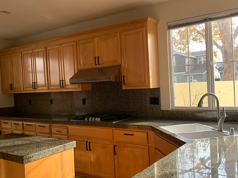 27 Newport Landing Dr — Photo 46