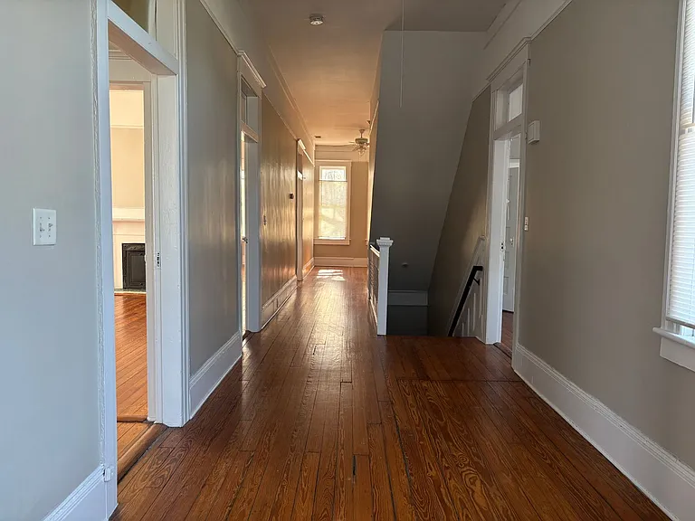836 E Henry St #C — Photo 9