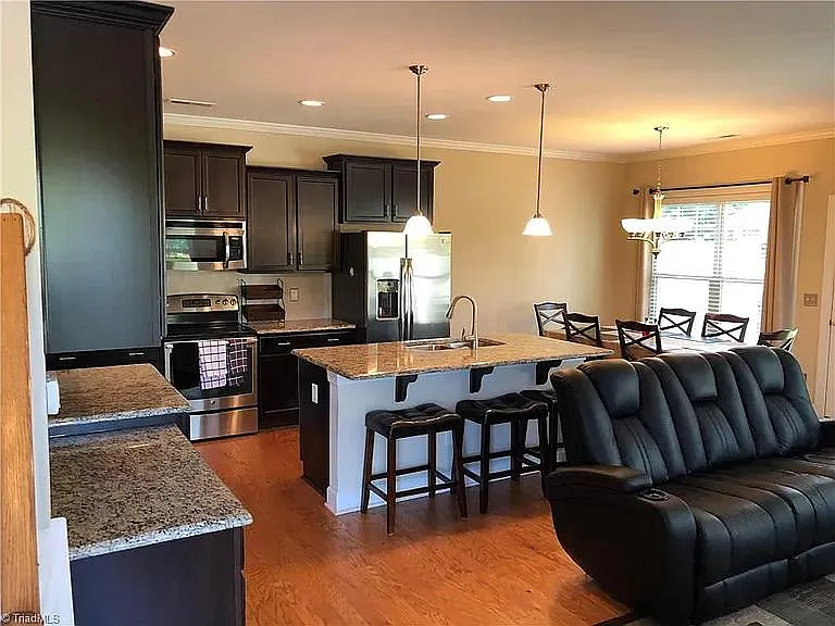 4031 Canterwood Dr — Photo 6