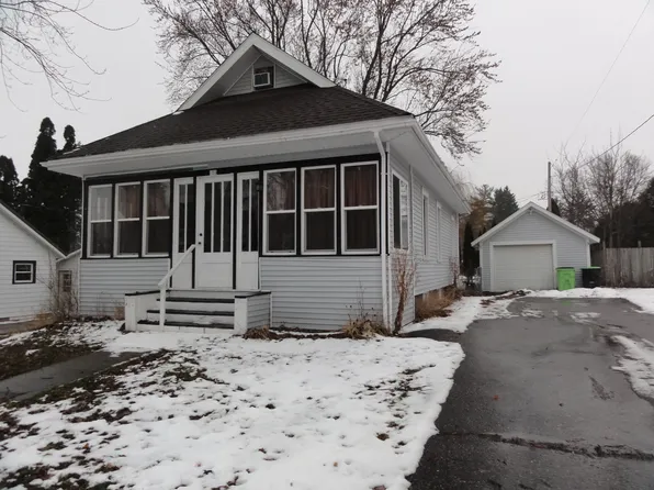 153 W Charles St, Markesan, WI 53946