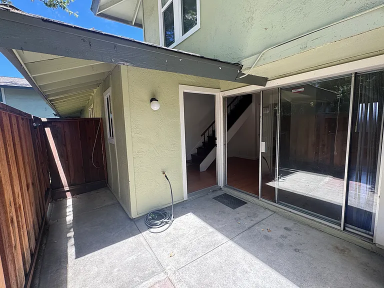 5637 Chestnut Cmn — Photo 8