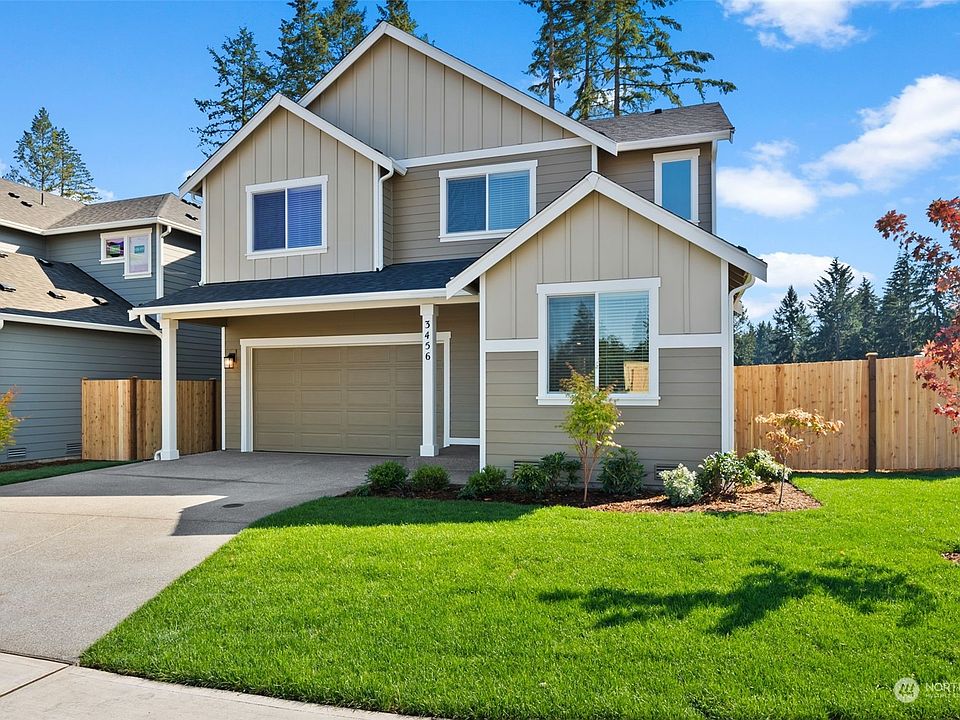 Photos are of a previously built  Summit floor and may show an upgrade or a product no longer available.>